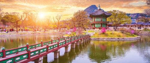 seoul_gyeongbokgung-palace-in-spring.jpg