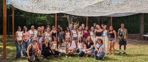 139509_high-school-summer-abroad_rome_rome_group-photo-of-hssa-creative-writing-art-history-students-on-their-first-day.jpg