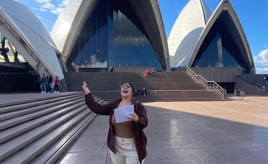 sydney opera house student singing