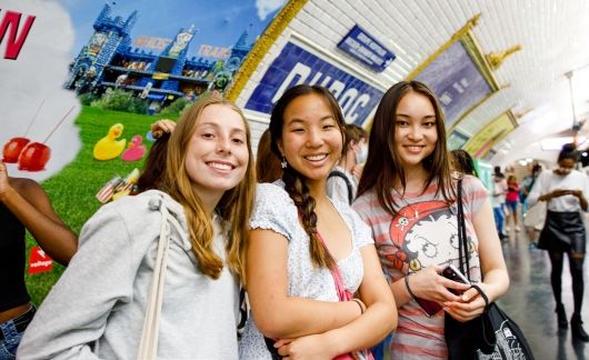 Three high school students in Paris subway