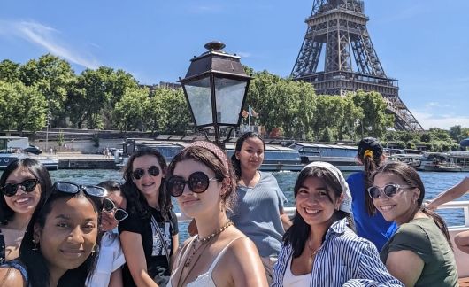 hssa paris girls boat tour tower