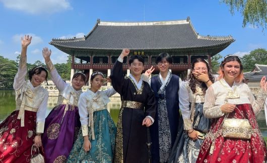 south korea students temple hanbok