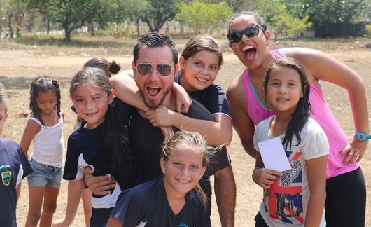 monteverde students volunteering with children