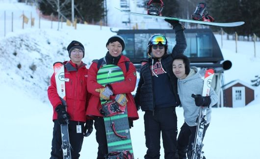employees snowboarding in usa