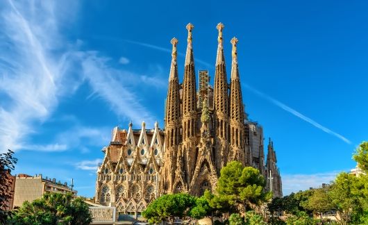 barcelona-familia-blue-sky