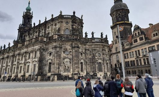 berlin study abroad students on tour