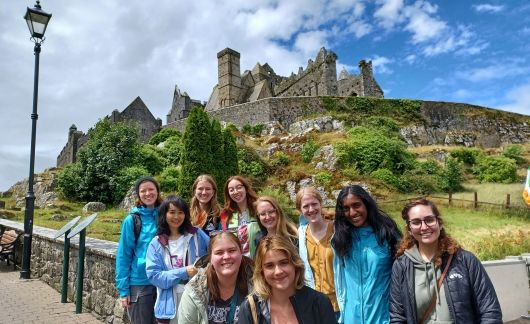 dublin castle summer time sunny student group