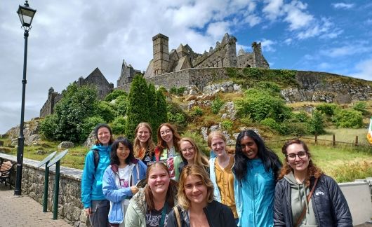 dublin castle summer time sunny student group