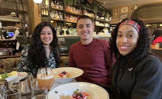 study abroad london students eat together