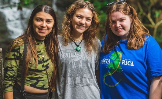 students in monteverde cloud forest study abroad