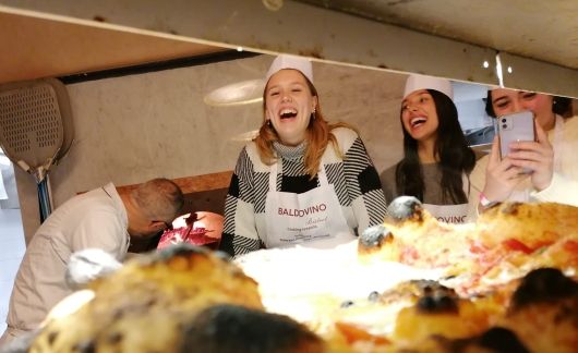 pizza making class for study abroad students rome italy