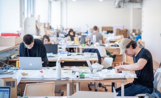 prague interns abroad at desk office