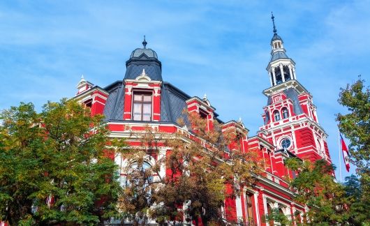 santiago-ch-red-building