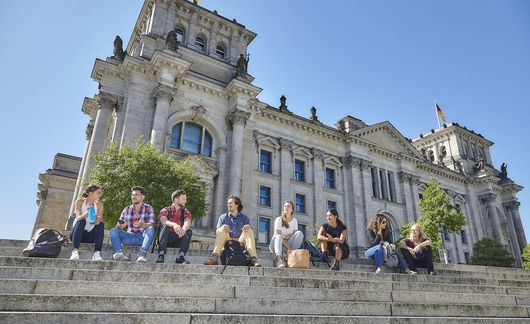 berlin reichstag students