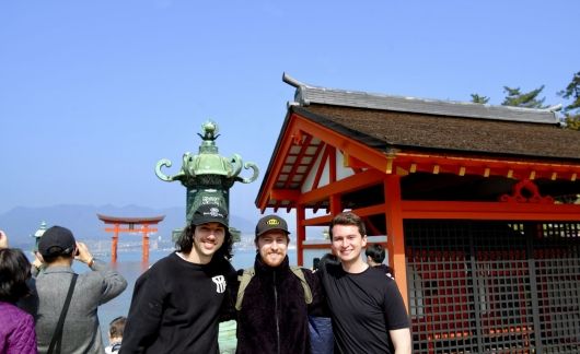 temple kyoto japan students smile