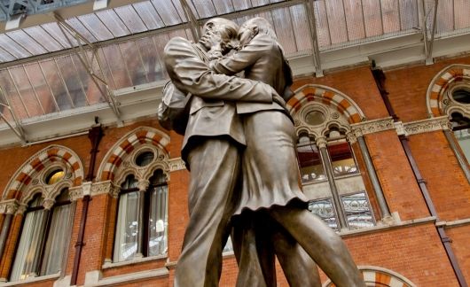 London Saint Pancras station statue