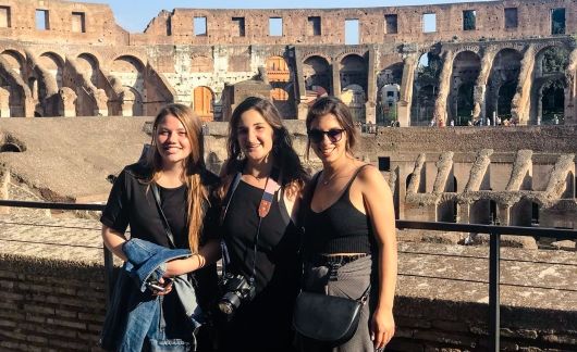 Rome girls in sunglasses at Colosseum