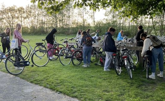 students getting ready to bike amsterdam