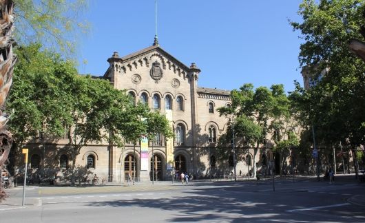 barcelona pretty building