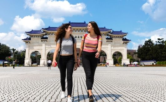 taipei students walking on temple grounds