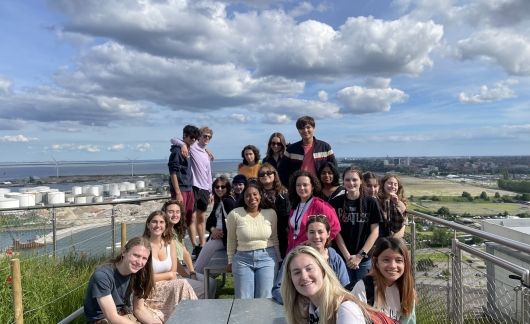 Group shot of young people 