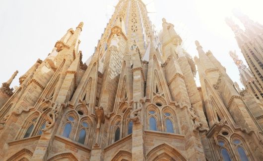 La Sagrada Familia Barcelona Spain.jpg
