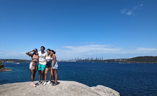 custom students sydney australia hike