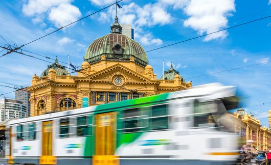 melbourne blurry tram
