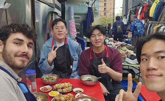 market abroad students seoul south korea