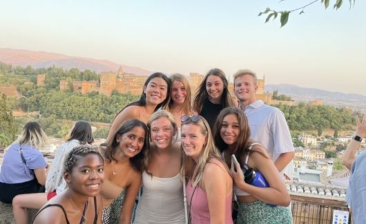 Study-abroad_seville_summer_female students