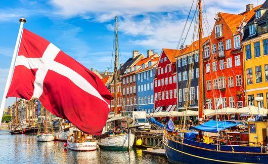 nyhavn-port-in-the-center-of-copenhagen-denmark.jpg
