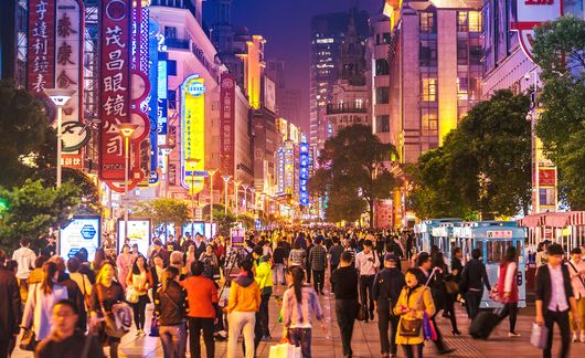 shanghai street lights people