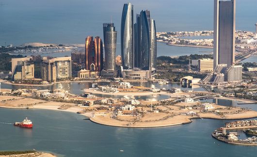 abu dhabi skyline
