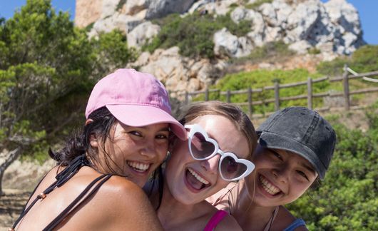 hugging-pax-palma-de-mallorca.jpg