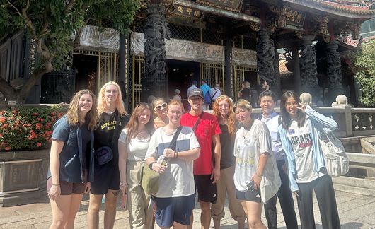taipei_local-temple-in-taiwan.jpg