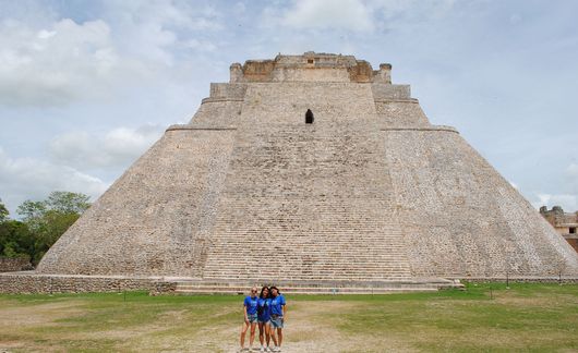 yucatan_students-at-uxmal.JPG