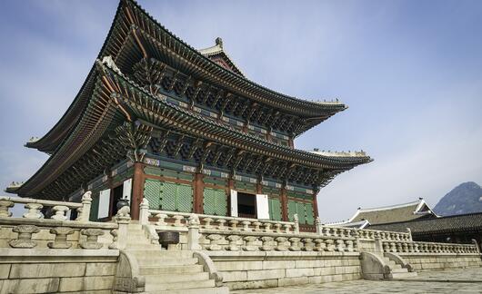 geunjeongjeon-throne-hall.jpg