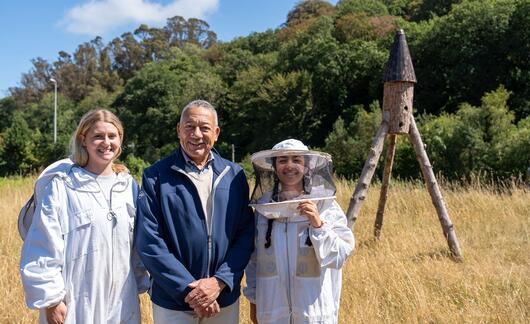 dublin-fddo-2026-two-female-interns-beekeeper-suits-instructor-posing-bee-hive