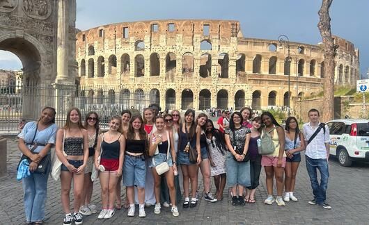 hssa-rome-students-visiting-the-colosseum.jpg