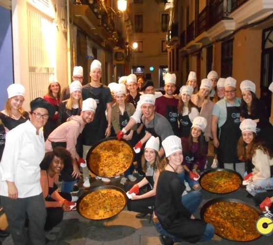 paella making class group barcelona