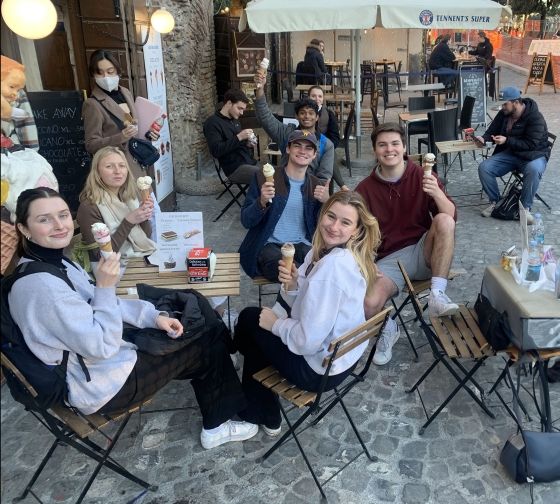 Rome students eating gelato at cafe