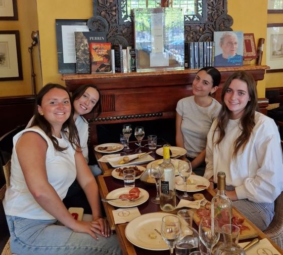 paris students share meal together