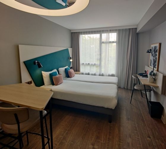 paris housing aparthotel bedroom