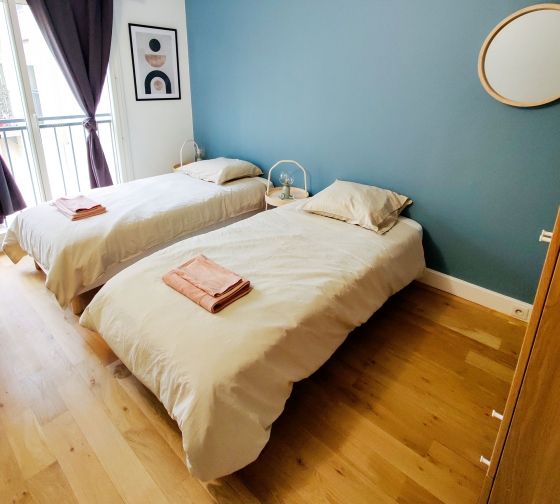 paris housing shared apartment beds