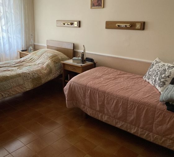 rome housing dorm double bedroom