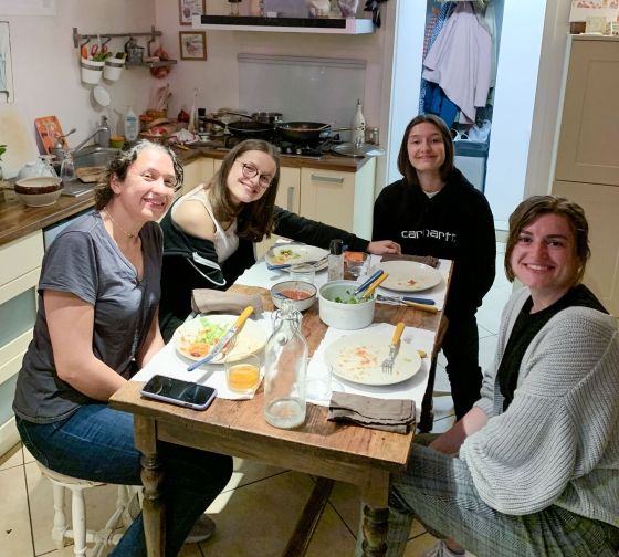 toulouse housing homestay mealtime