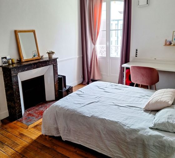 rennes housing homestay bedroom fireplace