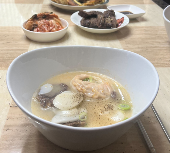 seoul new year dish rice cake soup