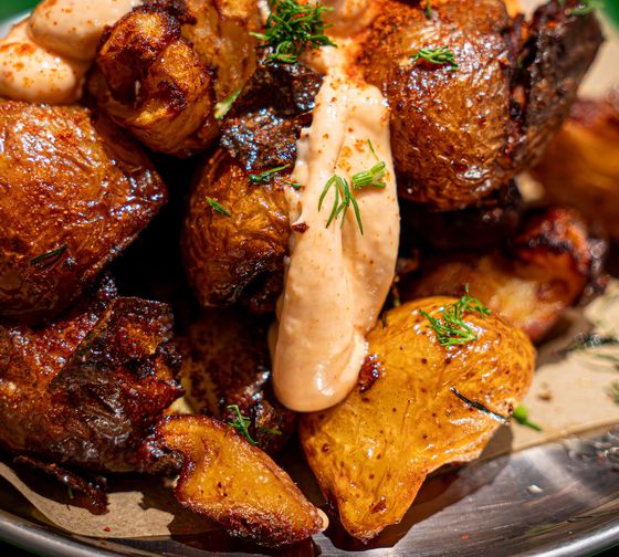 barcelona-meals-patatas-bravas