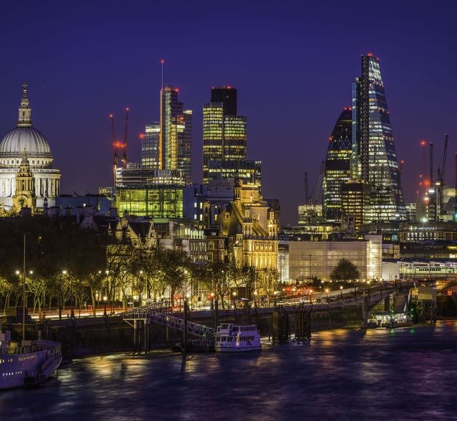 london nighttime skyline